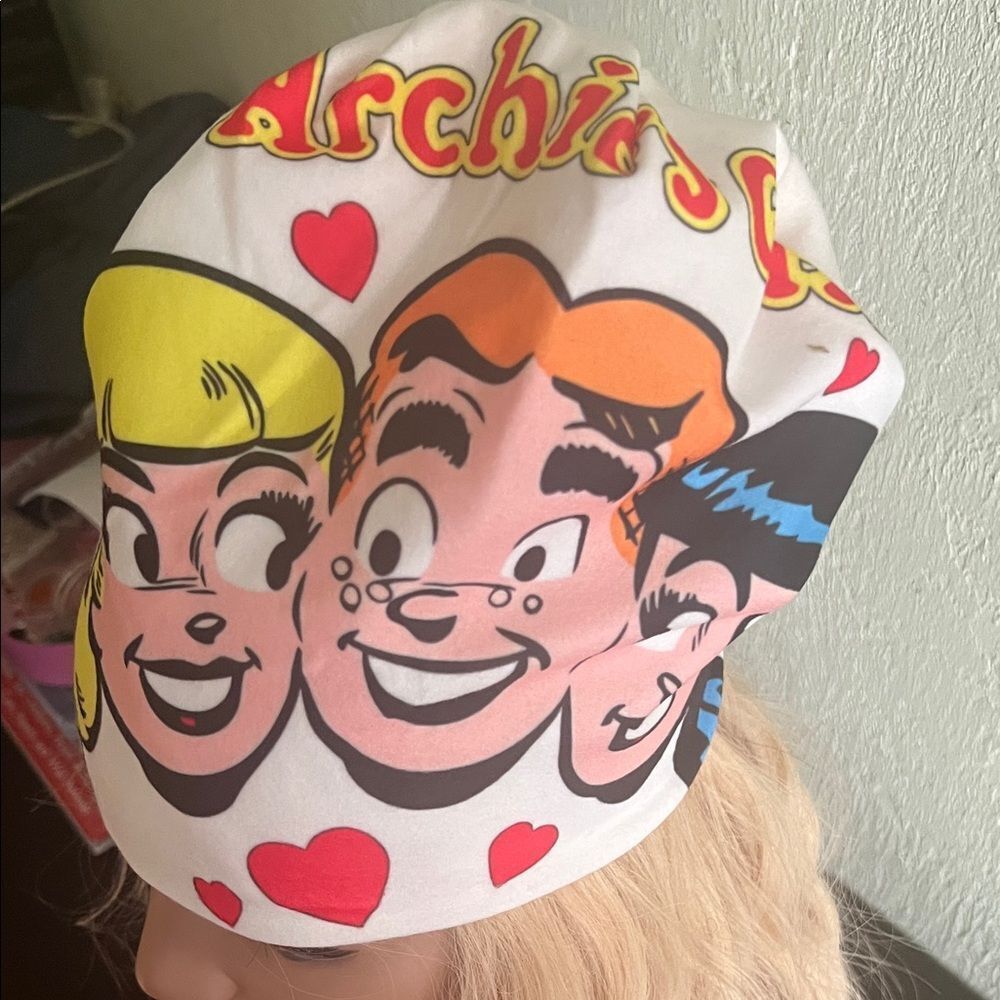 #1214= ARCHIES Unisex White Beanie with Cartoon Faces and Hearts - Picture 2 of 6